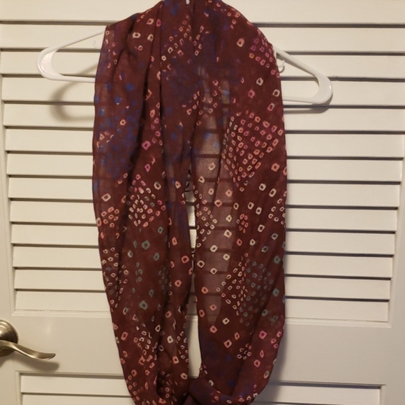 Multi-colored infinity scarf - Picture 2 of 5